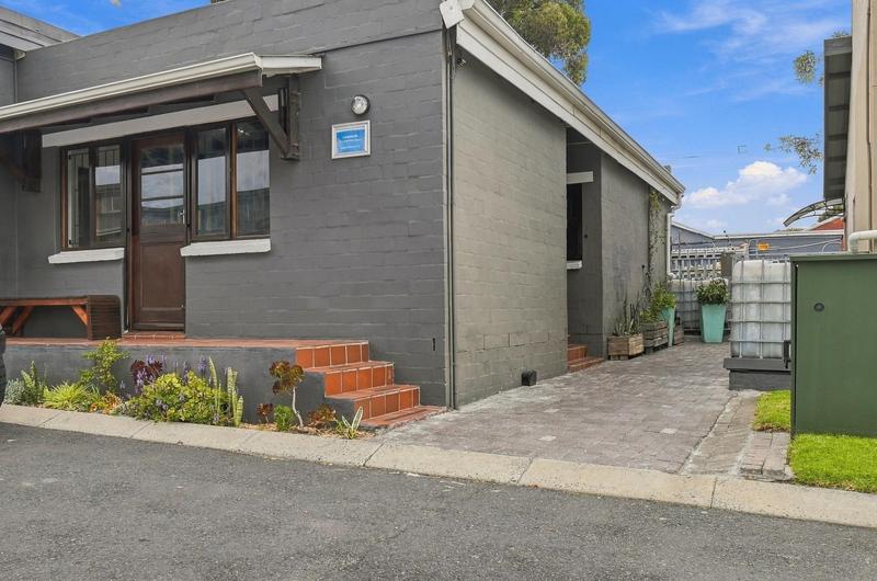 To Let 2 Bedroom Property for Rent in Maitland Western Cape